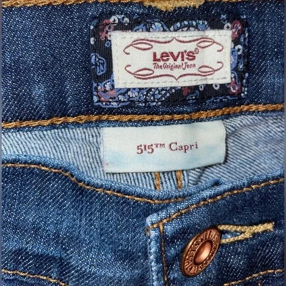 Brand: Levi’s, The Original Jean
Woman’s 515 Capri Jeans W/ Cropped Ankle - Picture 4 of 8